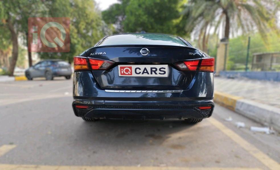 نيسان ألتيما